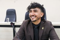 Aroldo Brito reivindica asfaltamento e reforma do canteiro central das ruas Deputado Ademário Pinheiro e Osvaldo Souza Rocha
