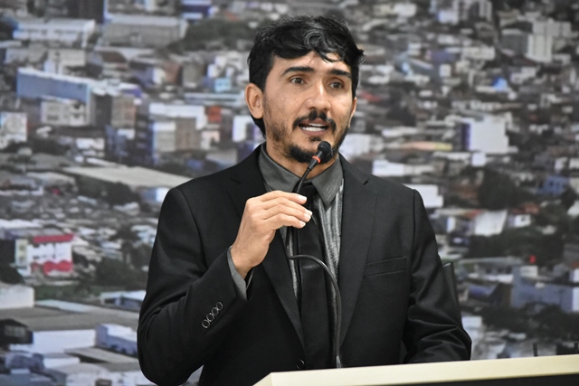 Aroldo Brito solicita espaço apropriado para acondicionamento de ossos bovinos no Mercadão Vicente Grilo