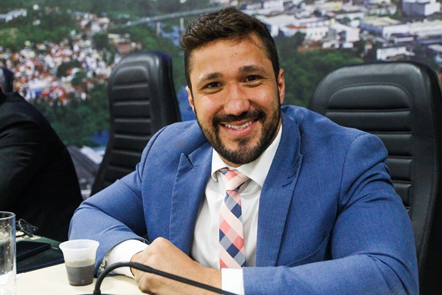 Bui Bulhões solicita ações de valorização da Caixa D'Água