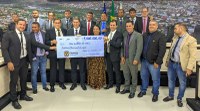 Câmara de Vereadores faz entrega simbólica à Prefeitura de Jequié de R$ 1 milhão de verbas economizadas