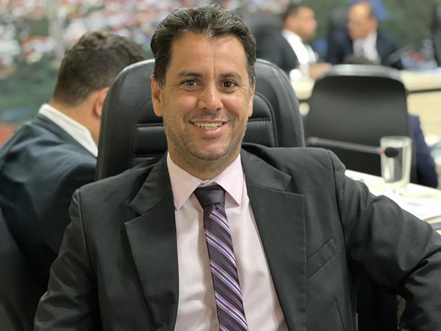 Colorido solicita restauração da cobertura do canal pluvial da Pedreira