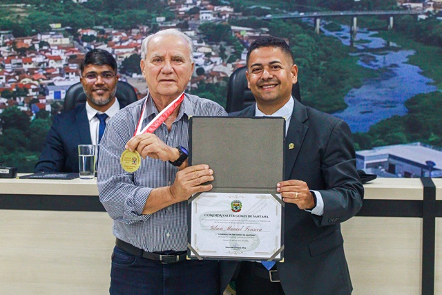 Dr. Gilson Fonseca é homenageado com a "Comenda Walter Gomes de Santana" por iniciativa de Tinho