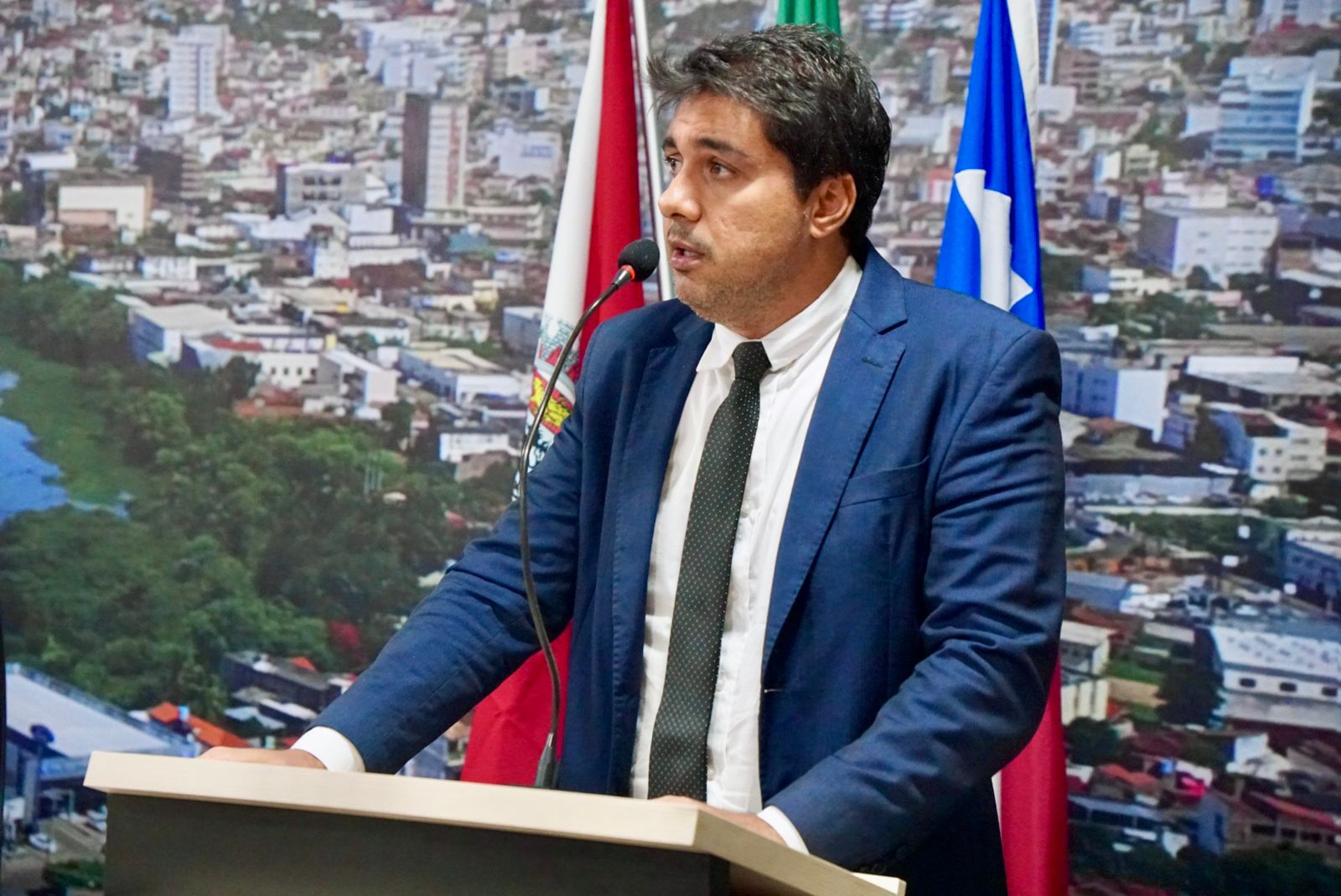 Duda Simões reivindica pavimentação e construção de uma quadra poliesportiva em Nova Esperança