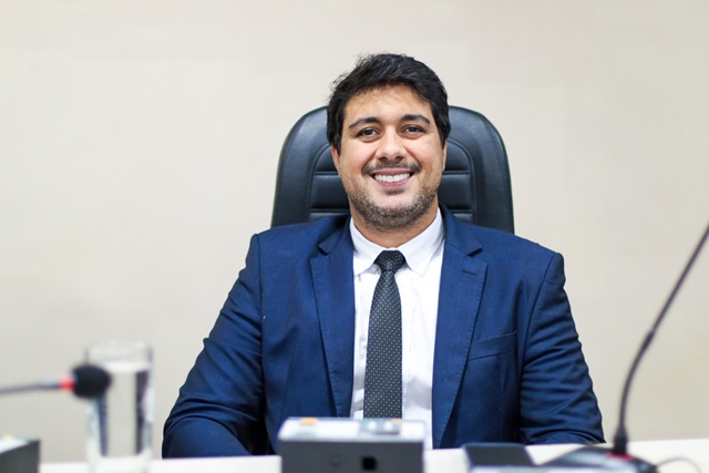 Duda Simões solicita pavimentação asfáltica de ruas da Cachoeirinha