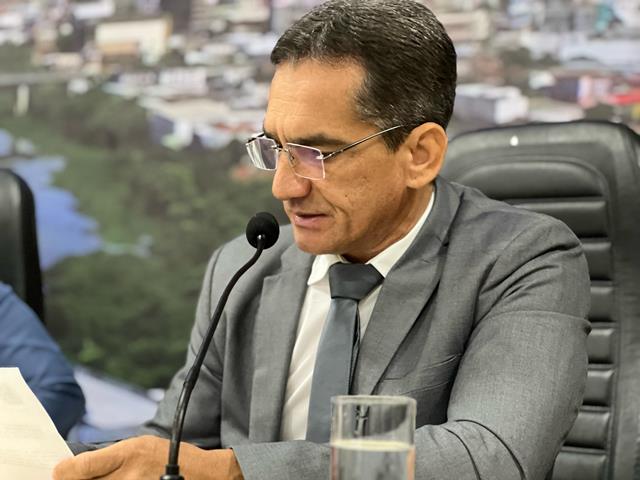 Gutinha apresenta Moção de Pesar pela morte do Papa Francisco