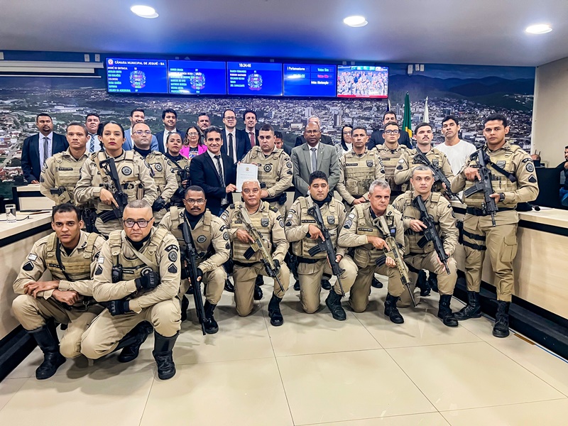 Gutinha homenageia soldado Thiago Palmito pela sua bravura e dedicação à comunidade