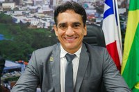 Gutinha sugere semáforo no cruzamento da Santa Luzia com a Lomanto Jr