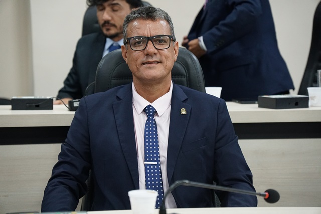 Helder da Agrorural busca ampliar iluminação pública no loteamento Vila Central