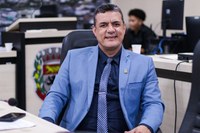 Helder da Agrorural pede modernização completa da iluminação pública da Av. Waldomiro Borges