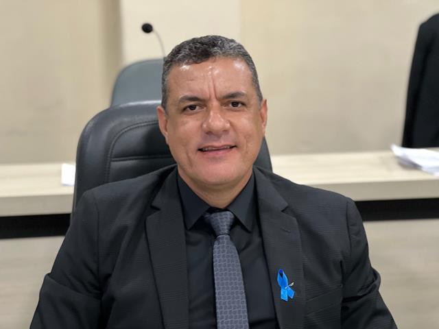 Helder da Agrorural propõe reforma do canteiro central do Cilion