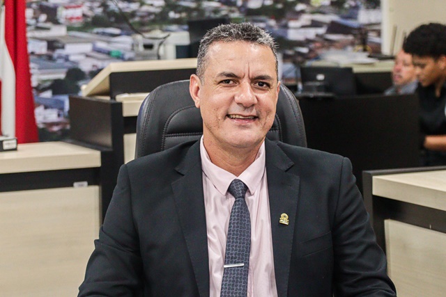 Helder da Agrorural requer asfaltamento do trecho da Avenida Dois nas proximidades do Rick Supermercado