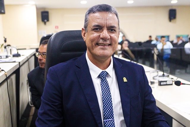 Helder da Agrorural solicita Creche para atender os Residenciais Colina e Campo Belo