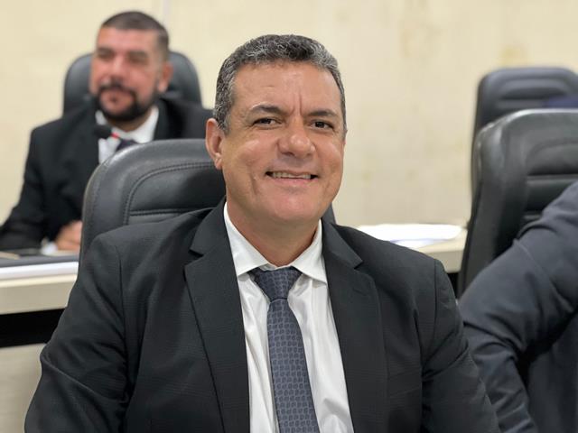 Helder da Agrorural solicita pavimentação da Rua Edvaldo Gonçalves no Jequiezinho