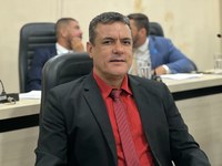 Helder da Agrorural solicita requalificação e instalação de grama sintética no campo do “Agarrajão”