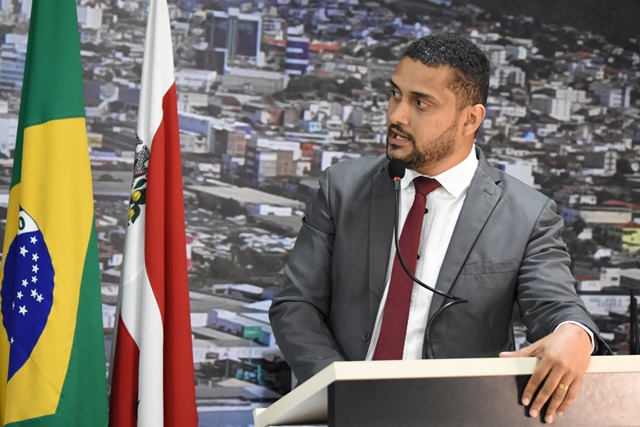 João Paulo cobra pavimentação e paisagismo do Caminho 8, Urbis III, bairro Espírito Santo