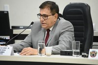 Joaquim Caíres solicita construção de praça e pavimentação de ruas do lot. Vila Vitória