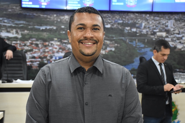 Junior Braga cobra construção de praça no espaço conhecido como ‘Quadra do Julião’, no Agenor de Aragão