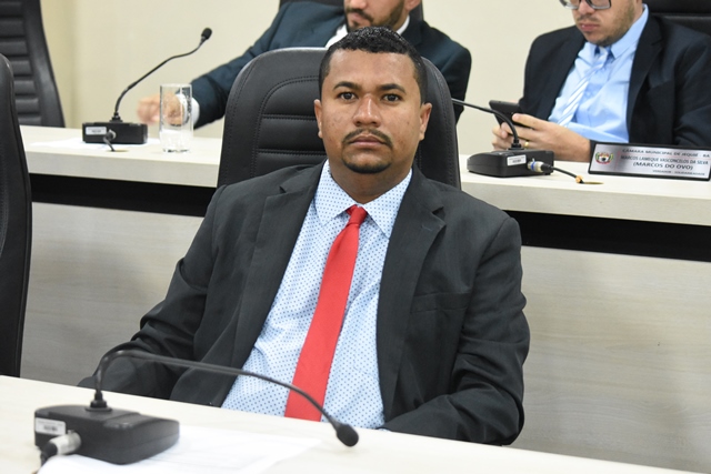 Junior Braga cobra passagens elevadas na Rua Ulisses Coelho em frente as escolas N. S. da Luz e Vasco Filho