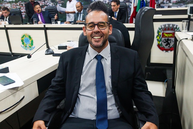 Junior de Marcia de Xexeu solicita rede de esgoto e pavimentação asfáltica da Rua São Domingos, no Mandacaru