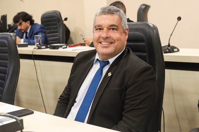 Marcinho pede cobertura do canal pluvial trecho entre estacionamento de caminhões do Assaí até Rua Almirante Barroso