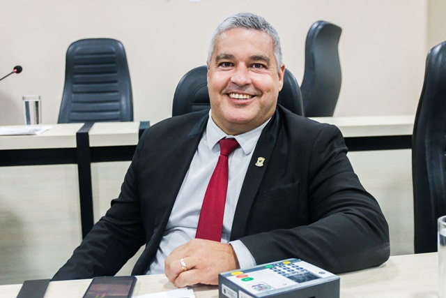 Marcinho pede regularização da coleta de lixo para povoados