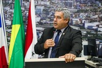 Marcinho propõe requalificação total da Escola Municipal Adolfo Ribeiro