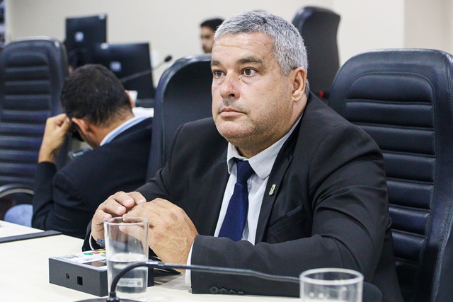 Marcinho propõe sistema de monitoramento com reconhecimento facial nas escolas municipais