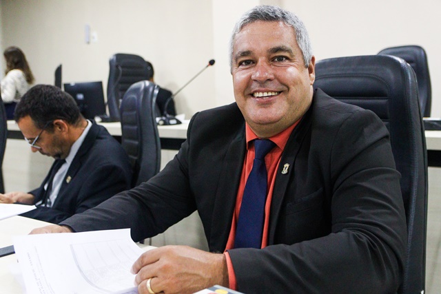 Marcinho solicita imediata correção da pavimentação ecológica da estrada de acesso as Queimadas