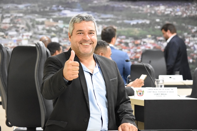 Marcinho solicita instalação de câmeras de segurança para monitoramento em estabelecimentos de ensino