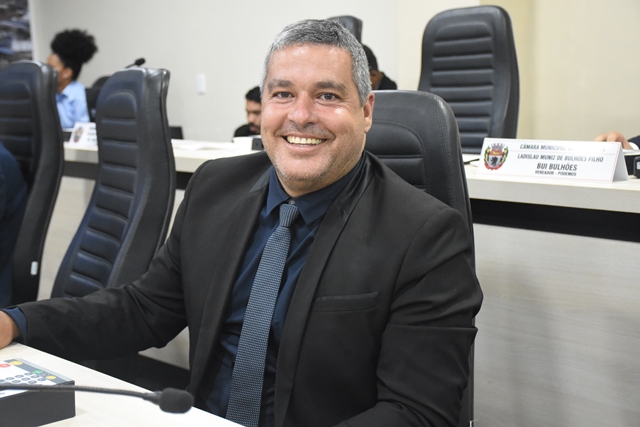 Marcinho solicita sistema de drenagem e pavimentação da Vila Central