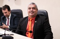 Marcinho sugere instalação de Estações de Recarga Solar para Celulares no Centro da cidade