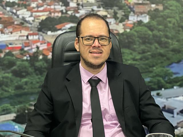 Marcos do Ovo propõe construção de Dog Parks em benefício de tutores e pets