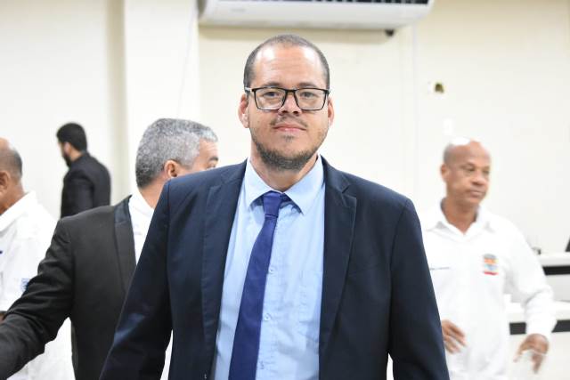 Marcos do Ovo reivindica asfaltamento de mais três ruas