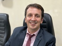 Matheus Budega solicita asfaltamento da avenida que liga BR 330 a Vovó Camila via Parque do Sol