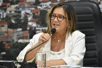 Moana Meira propõe campanha para o combate à violência contra a mulher