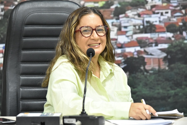 Moana Meira sugere criação de projeto educacional sobre noções básicas da Lei Maria da Penha