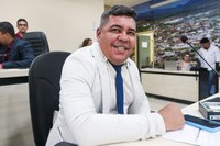 Padronização de barracas na Avenida Tote Lomanto é solicitada pelo vereador Ziel Cavalcante