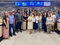 Professora Ana Angélica é homenageada pela Câmara, por iniciativa da vereadora Moana Meira