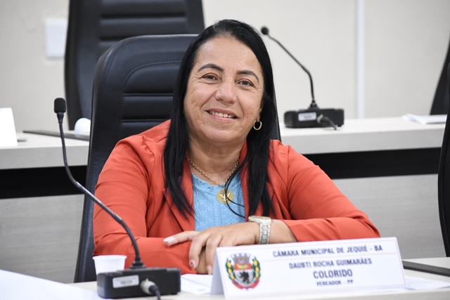 Professora Cida defende revitalização do canteiro que margeia o Abrigo dos Idosos e a Cipe Central
