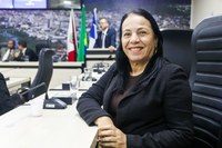 Professora Cida reitera por melhorias no entorno da Uesb no Jequiezinho