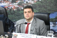 Ramon Fernandes homenageia professor Roberto Gondim por assumir presidência do Conselho Estadual de Educação da Bahia