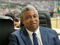 Robson Machado defende cobertura da quadra do Cansanção e melhorias do ponto de ônibus