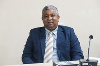 Robson Machado requer modernização da iluminação pública para Rua da Paróquia no Cansanção