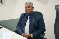 Robson Machado requer reforma da quadra de esporte da praça em frente ao Estádio Municipal