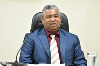 Robson Machado solicita asfaltamento da Rua Leonel Messias no Jequiezinho