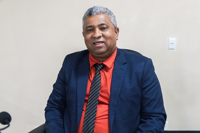 Robson Machado solicita drenagem e pavimentação da Rua Eufrosino Almeida