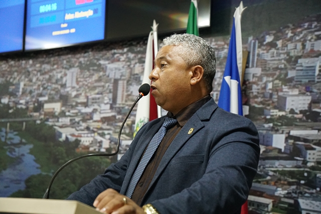 Robson Machado solicita pavimentação para as Ruas da Paróquia e João Batista Santos na Cidade Nova