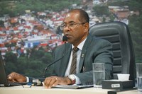 Soldado Gilvan defende academia ao ar livre na Praça Luiz Gonzaga no Jequiezinho