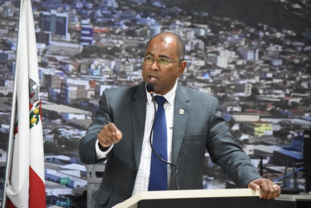 Soldado Gilvan pede construção de Centro Esportivo para atender os Residenciais Cachoeirinha I, II e III