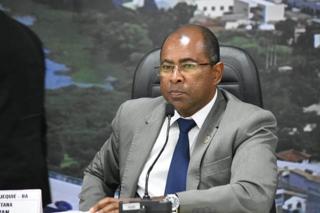 Soldado Gilvan requer a pavimentação das Ruas Bruno Mariote e Demostenes Pires no Sol Nascente